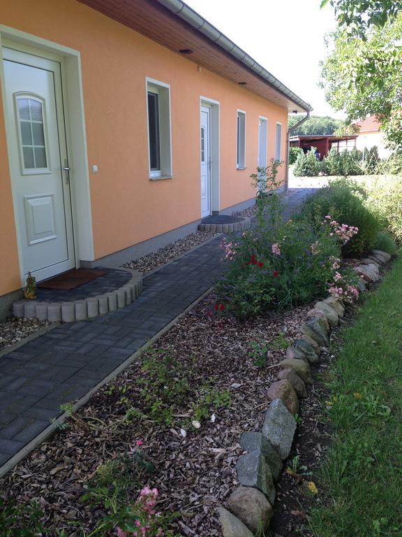 Ferienhaus Am Anger Gustow エクステリア 写真